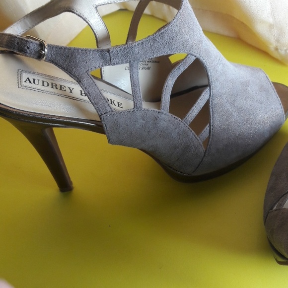 Audrey Brooke strappy heels - Picture 3 of 3